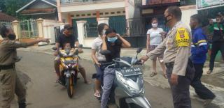 Gabungan TNI, Polri dan Satpol PP Kec. Situraja, Gelar Ops Yustisi Gakpin Prokes Covid-19